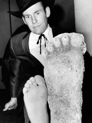 In 1967, Bigfoot hunter Roger Patterson compared his foot with a cast he made of a footprint.